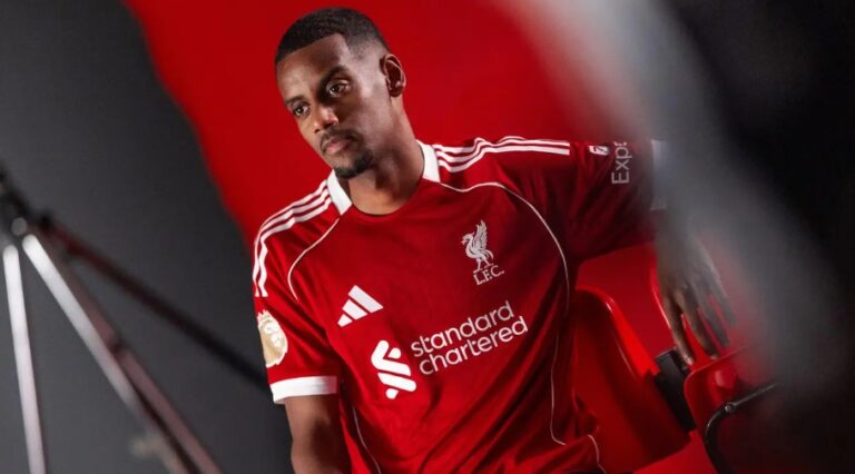 Arne Slot Buka Suara Soal Rencana Mainkan Alexander Isak di Liverpool Fans Harus Sabar