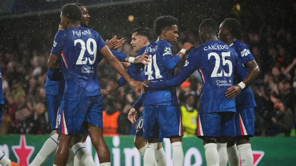 Tim Muda Chelsea Gilas Ajax Maresca Tersenyum Lebar Malam Spesial