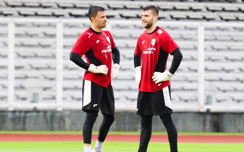 Manajer Timnas Indonesia Ungkap Kondisi Maarten Paes dan Emil Audero