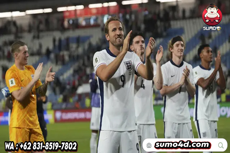 Harry Kane (Inggris) menyapa para suporter di akhir laga kualifikasi Piala Dunia Grup K melawan Serbia di Rajko Mitic Stadium, Beograd, Serbia, 9 September 2025.