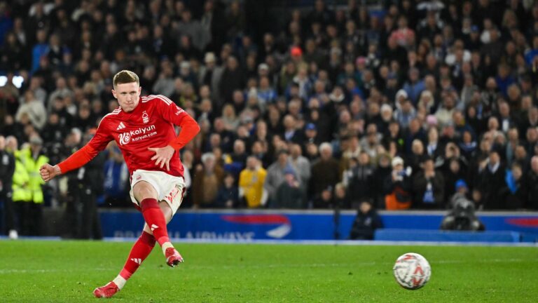 Manchester United Serius Kejar Elliot Anderson Alternatif Lebih Murah dari Carlos Baleba