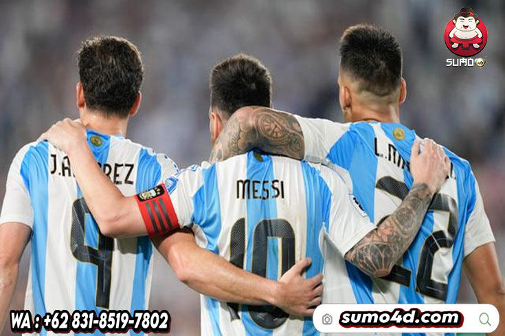 Lionel Messi tampil memukau saat membawa Timnas Argentina berhadapan dengan Timnas Bolivia pada matchday ke-10 Kualifikasi Piala Dunia 2026 Zona CONMEBOL. La Pulga memborong tiga gol.