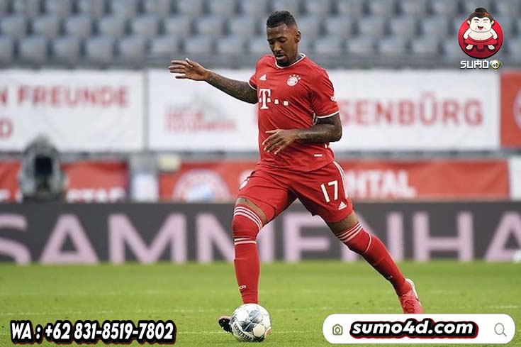 Bek Bayern Munchen Jerome Boateng.