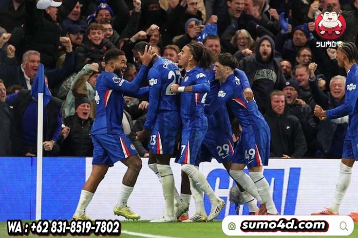 Selebrasi Trevoh Chalobah dkk. dalam laga Liga Inggris antara Chelsea vs Arsenal,