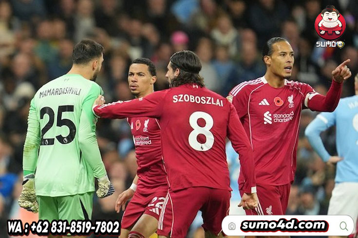 Skuad Liverpool merayakan kesuksesan Giorgi Mamardashvili menepis penalti striker Man City, Haaland, Minggu (9/11/2025).