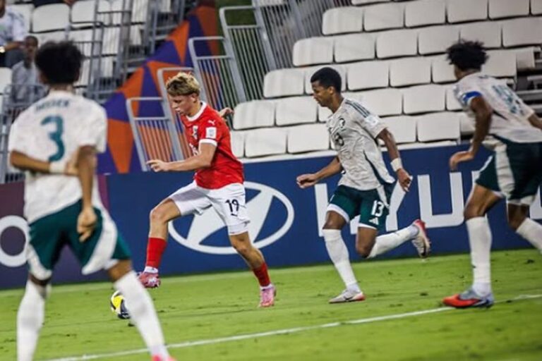 library_upload_21_2025_11_996x664_austria-u17-arab-sau_d515755