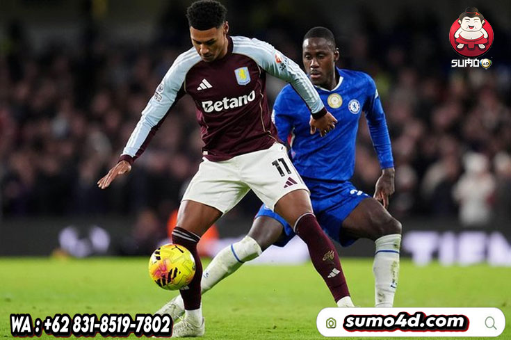 Ollie Watkins dan Trevoh Chalobah berebut bola dalam laga Liga Inggris antara Chelsea vs Aston Villa di Stamford Bridge, 27 Desember 2025