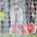 Trent Alexander-Arnold dan Gonzalo Garcia merayakan gol Real Madrid di laga lawan Real Sociedad pada pekan ke-24 La Liga 2025/2026