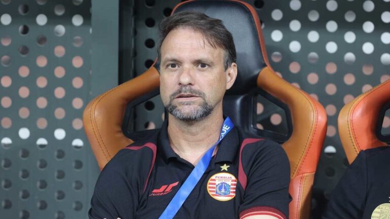 Mauricio Souza ketika melatih Persija Jakarta pada laga BRI Super League 2025/2026