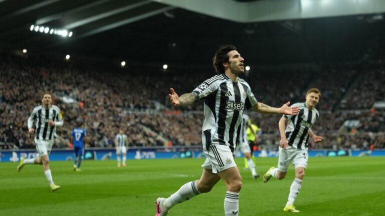 Gelandang Newcastle, Sandro Tonali